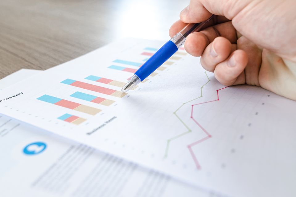Magnifying glass on printed data for fact verification and grounding