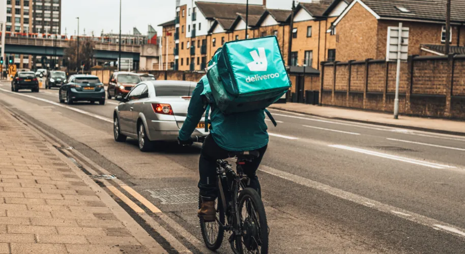 Deliveroo Business Model: How Does It Make Money?