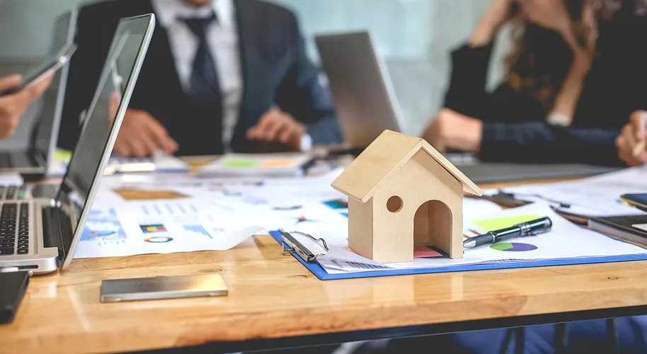 Redfin Business Model: How Does Redfin Make Money?